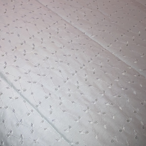 Lace Skirts Dor A Bed - Picture 4 of 6